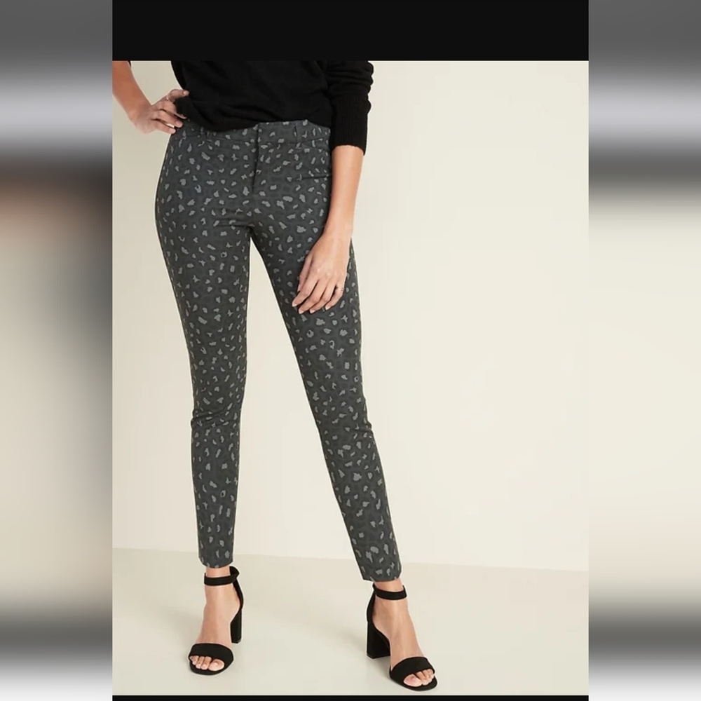 Old Navy Pixie Pants Size 8 Tall Gray Leopard Print